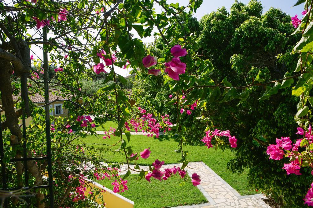 Sandy Beach Villas And Apartments Svoronata Exterior photo