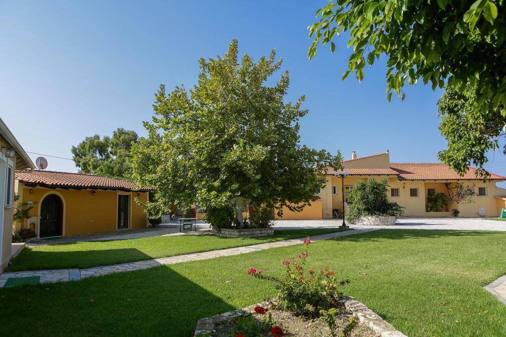 Sandy Beach Villas And Apartments Svoronata Exterior photo