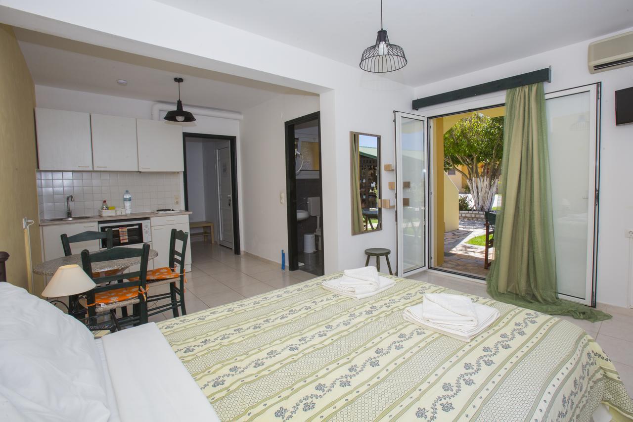 Sandy Beach Villas And Apartments Svoronata Exterior photo
